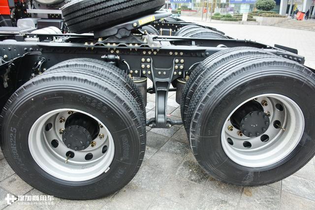 配置超越进口卡车,有AMT变速箱+卫星电视,这样的解放J6喜欢吗? - 第5张 - 提加商用车网 配置超越进口卡车,有AMT变速箱+卫星电视,这样的解放J6喜欢吗? - 第5张