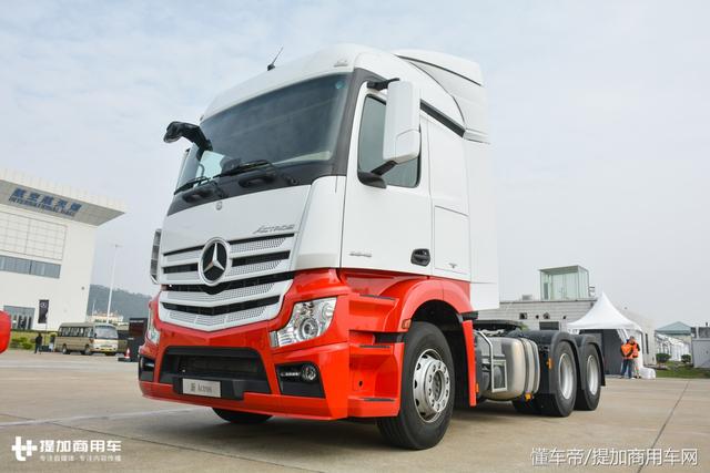 这辆6X4的奔驰Actros牵引车只有一个卧铺,它到底是用来运啥的? - 第2张 - 提加商用车网 这辆6X4的奔驰Actros牵引车只有一个卧铺,它到底是用来运啥的? - 第2张