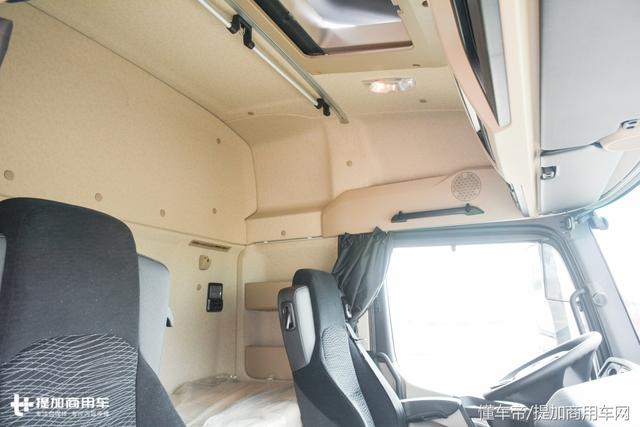 这辆6X4的奔驰Actros牵引车只有一个卧铺,它到底是用来运啥的? - 第7张 - 提加商用车网 这辆6X4的奔驰Actros牵引车只有一个卧铺,它到底是用来运啥的? - 第7张