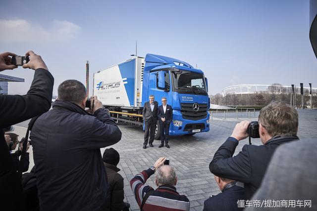 国产电动卡车弯道超车成功？奔驰路试电动重卡续航只有200公里 - 第2张