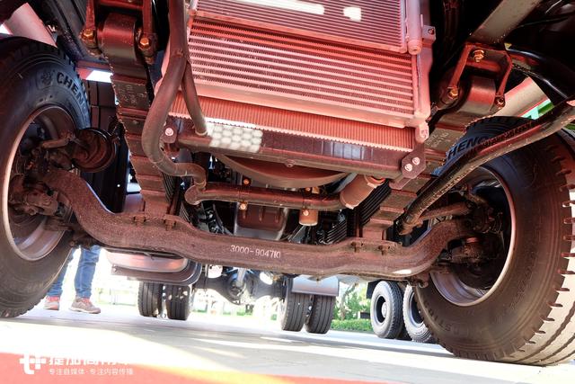 国产卡车首款“豹”系车型诞生,采用上汽发动机+法士特变速箱 - 第5张 - 提加商用车网 国产卡车首款“豹”系车型诞生,采用上汽发动机+法士特变速箱 - 第5张