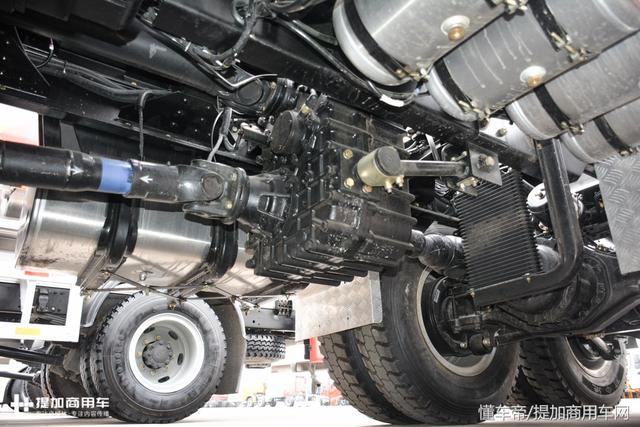 600马力能拉250吨,国产最强8x8,陕汽德龙X3000大件牵引车详解 - 第24张 - 提加商用车网 600马力能拉250吨,国产最强8x8,陕汽德龙X3000大件牵引车详解 - 第24张