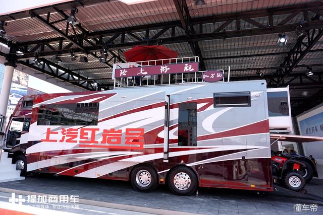 这是售价超300万的国产卡车？带车顶观景台，货箱是豪华会客厅