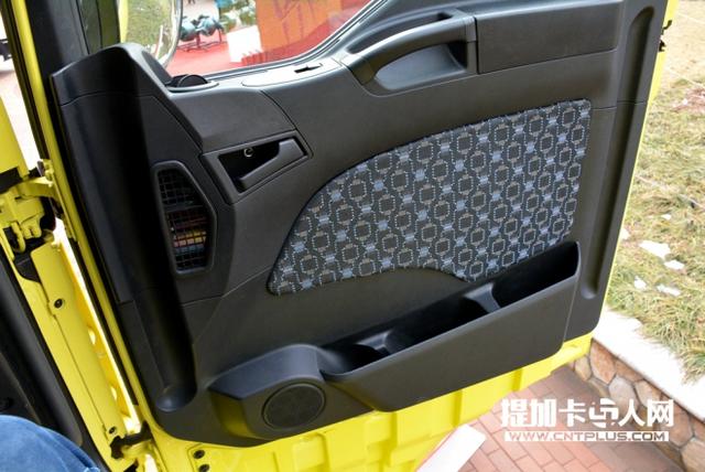 国产卡车终于站起来了?中国重汽第一代智能卡车实拍评测 - 第7张 - 提加商用车网 国产卡车终于站起来了?中国重汽第一代智能卡车实拍评测 - 第7张