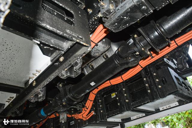 600马力牵引车，自动挡电动自卸车，陕汽重卡年中会车型抢先看