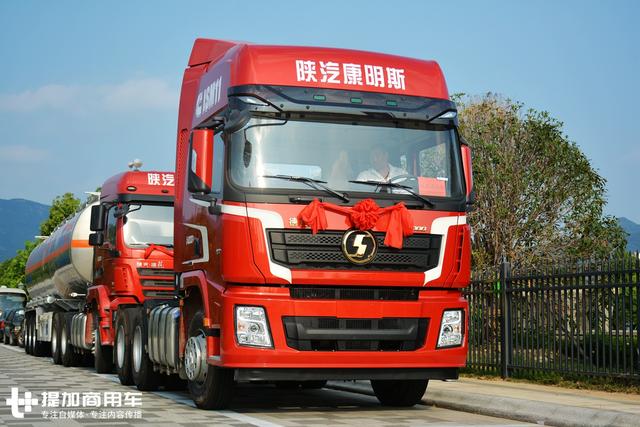 36个月不限里程，最长20万公里免费保养，陕汽德龙X3000财富版牵引车上市 - 第6张