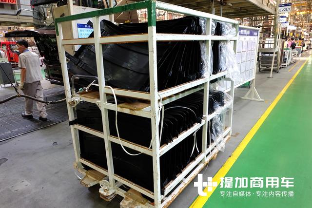 J6重卡是怎么生产的？深入解放卡车厂揭秘J6重卡生产过程