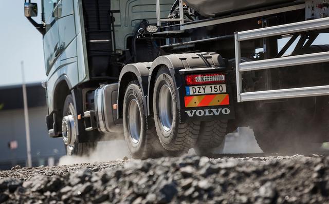 6x4和4X2自由切换，国内首辆沃尔沃最新黑科技卡车详解 - 第5张