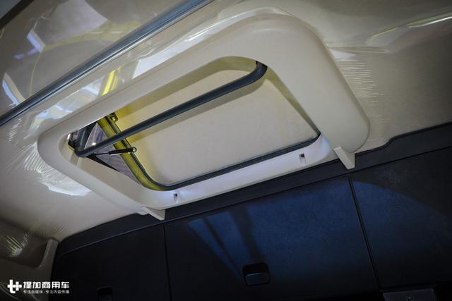 普遍存漏水隐患,这些“高端”的国产重卡,竟连天窗都没有做好? - 第7张 - 提加商用车网 普遍存漏水隐患,这些“高端”的国产重卡,竟连天窗都没有做好? - 第7张