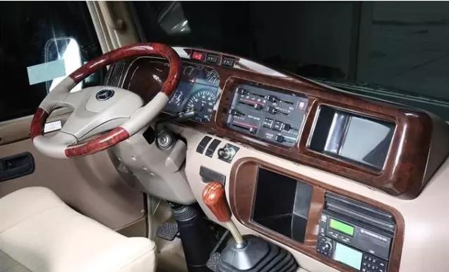 江铃也有一款“考斯特“?江铃晶马新款福尊中巴客车详解 - 第4张 - 提加商用车网 江铃也有一款“考斯特“?江铃晶马新款福尊中巴客车详解 - 第4张