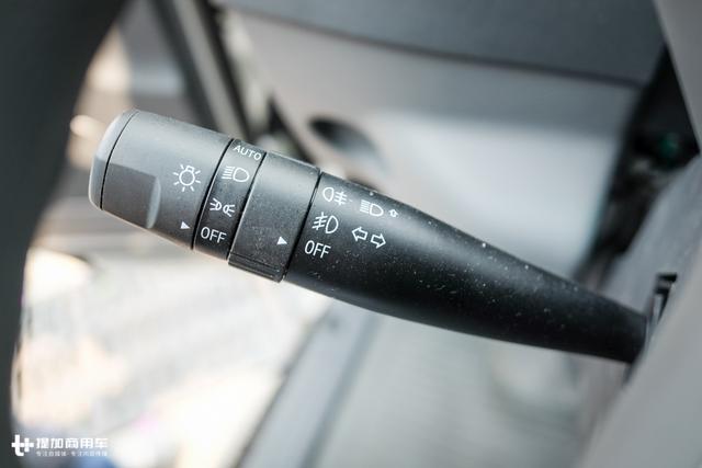 看到配置怕买不起,帅铃轻卡配自动大灯和倒车雷达 - 第3张 - 提加商用车网 看到配置怕买不起,帅铃轻卡配自动大灯和倒车雷达 - 第3张