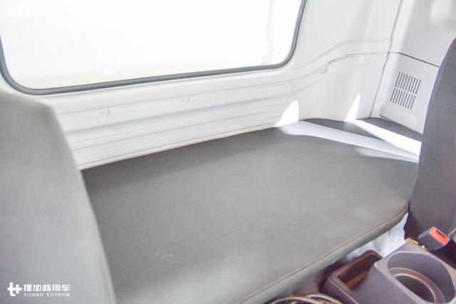庆铃引进了最帅的五十铃新款重卡,可惜内饰配置太低不够厚道 - 第21张 - 提加商用车网 庆铃引进了最帅的五十铃新款重卡,可惜内饰配置太低不够厚道 - 第21张