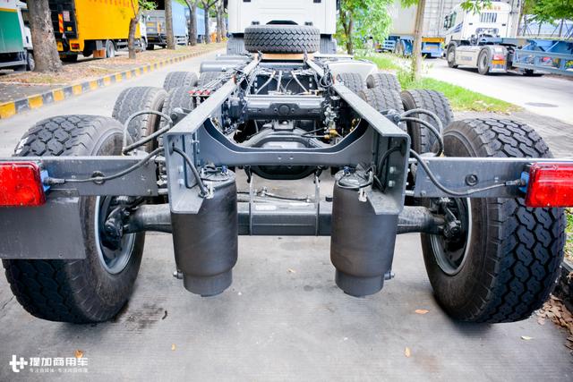 价值几百万，也许是最贵的混凝土泵车底盘，斯堪尼亚5轴卡车实拍 - 第15张