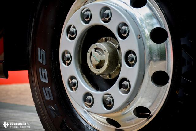 千升大油箱+近一米超宽卧铺？500马力解放新J6P重卡详解 - 第24张