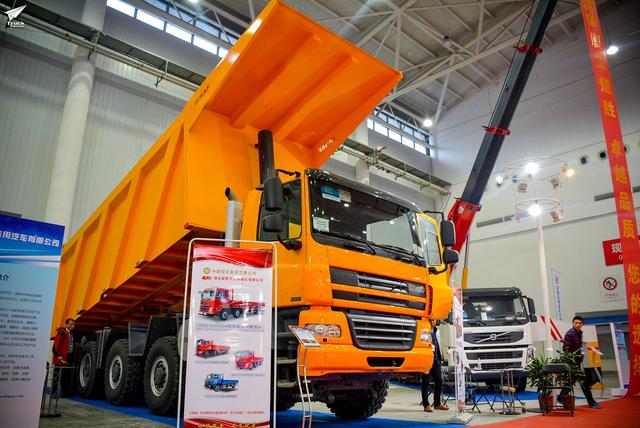 5轴自动挡标载60吨据说这是国内能买到的最牛自卸车