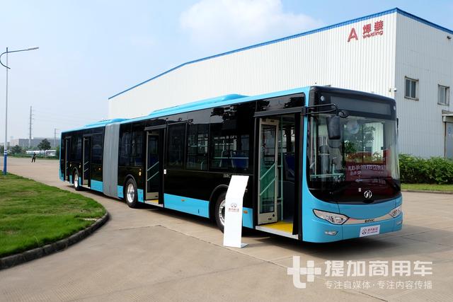 多款大客车、轻客新品亮相，北汽常州挂牌一周年发布北汽长江品牌 - 第8张