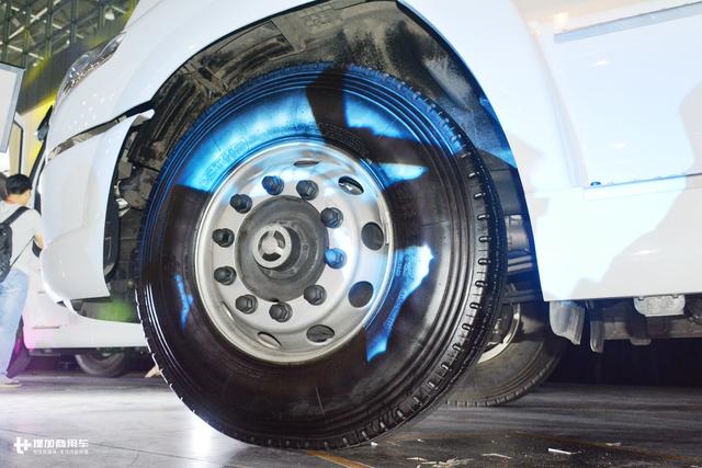 国内首款高端长头重卡上市,配潍柴发动机,未来还可实现自动驾驶 - 第8张 - 提加商用车网 国内首款高端长头重卡上市,配潍柴发动机,未来还可实现自动驾驶 - 第8张