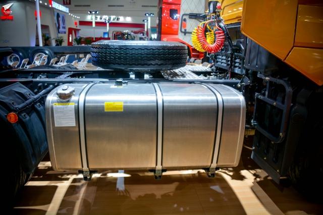 柳汽也有高配置车型 乘龙H7高端重卡评测 - 第13张 - 提加商用车网 柳汽也有高配置车型 乘龙H7高端重卡评测 - 第13张