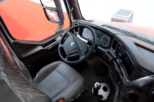 竟然是比赛用车  柳汽T7长头卡车低配版实拍 - 第6张