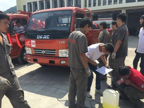 连“碰瓷”都盯上卡车司机了 盘点卡车人常遇到的江湖骗术 - 第1张