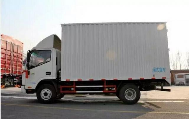 9.2万起 江淮帅铃高端轻卡30万辆献礼版车型上市 - 第4张 - 提加商用车网 9.2万起 江淮帅铃高端轻卡30万辆献礼版车型上市 - 第4张