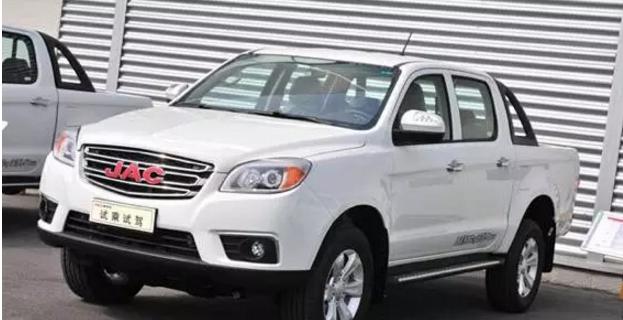 搭载云内2.0发动机  江淮帅铃T6皮卡首辆四驱车型下线