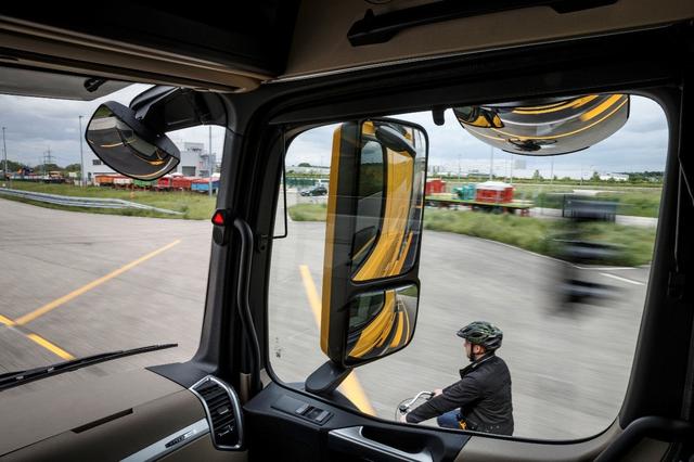 配有健身系统 奔驰Actros 20周年纪念卡车即将亮相 - 第14张 - 提加商用车网 配有健身系统 奔驰Actros 20周年纪念卡车即将亮相 - 第14张