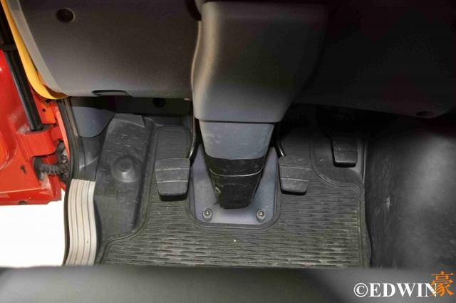 救援高度国内第一?价值2400万的救援卡车实拍 - 第26张 - 提加商用车网 救援高度国内第一?价值2400万的救援卡车实拍 - 第26张