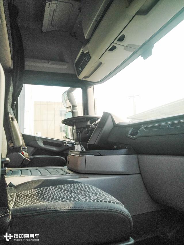 先睹为快，最新一代斯堪尼亚已到国内，最大号驾驶室惊爆您的眼球