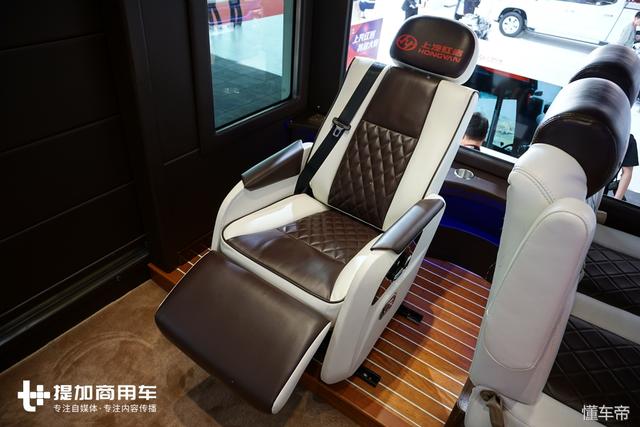 这是售价超300万的国产卡车?带车顶观景台,货箱是豪华会客厅 - 第7张 - 提加商用车网 这是售价超300万的国产卡车?带车顶观景台,货箱是豪华会客厅 - 第7张