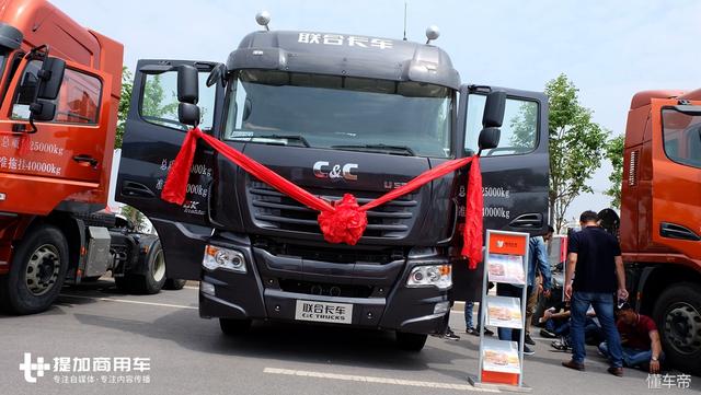 国内主流旗舰重卡悉数到场,斯堪尼亚也来了,河南物流节开幕了! - 第16张 - 提加商用车网 国内主流旗舰重卡悉数到场,斯堪尼亚也来了,河南物流节开幕了! - 第16张