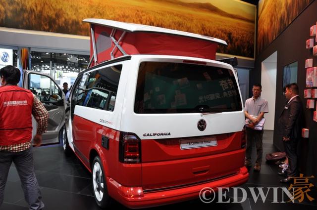 7座车型竟然有房车的豪华配置 大众T6野营车实拍评测 - 第11张 - 提加商用车网 7座车型竟然有房车的豪华配置 大众T6野营车实拍评测 - 第11张