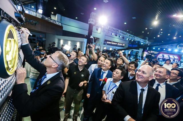 欧曼重卡都有经典车型了?仅仅15年,欧曼已销售百万辆卡车! - 第7张 - 提加商用车网 欧曼重卡都有经典车型了?仅仅15年,欧曼已销售百万辆卡车! - 第7张