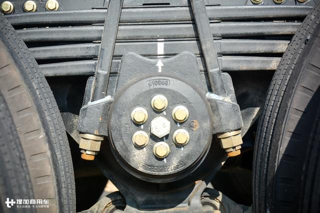 千升油箱+最正宗的康明斯发动机,还有专属涂装,陕汽德龙X3000财富版牵引车图解 - 第38张 - 提加商用车网 千升油箱+最正宗的康明斯发动机,还有专属涂装,陕汽德龙X3000财富版牵引车图解 - 第38张