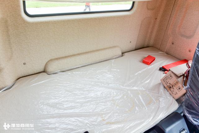 外观改款,配置向X3000看齐,陕汽新M3000牵引车图解 - 第9张 - 提加商用车网 外观改款,配置向X3000看齐,陕汽新M3000牵引车图解 - 第9张