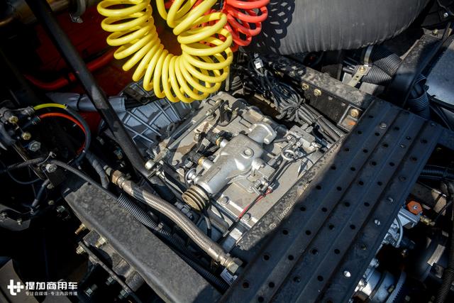 外观改款,配置向X3000看齐,陕汽新M3000牵引车图解 - 第17张 - 提加商用车网 外观改款,配置向X3000看齐,陕汽新M3000牵引车图解 - 第17张