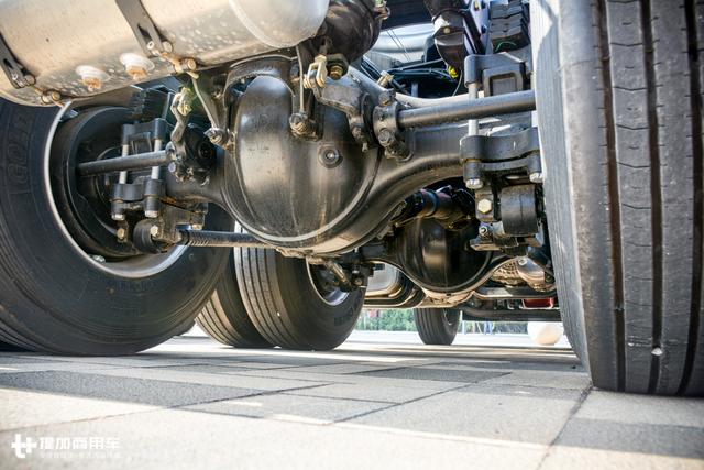 外观改款,配置向X3000看齐,陕汽新M3000牵引车图解 - 第21张 - 提加商用车网 外观改款,配置向X3000看齐,陕汽新M3000牵引车图解 - 第21张