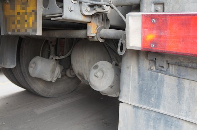 为防油耗子把油箱加装“铠甲”?东风天龙老司机分享重卡节油秘籍 - 第5张 - 提加商用车网 为防油耗子把油箱加装“铠甲”?东风天龙老司机分享重卡节油秘籍 - 第5张