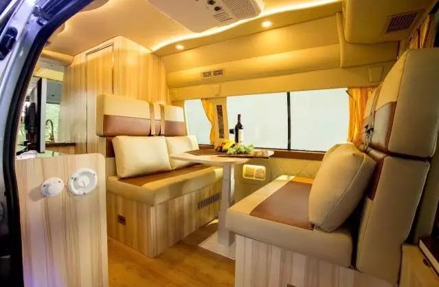 15万就能买起的房车？厦门金龙金威自行式房车图解 - 第4张
