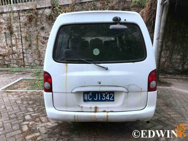 曾是金杯最强对手？已没落的韩国现代H100面包车实拍 - 第13张