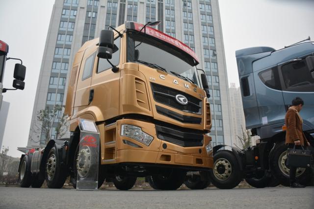 也是一款百吨王车型?华菱6×4牵引车已成北方运煤神器 - 第4张 - 提加商用车网 也是一款百吨王车型?华菱6×4牵引车已成北方运煤神器 - 第4张