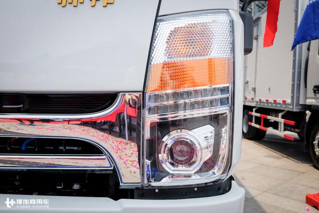 看到配置怕买不起,帅铃轻卡配自动大灯和倒车雷达 - 第2张 - 提加商用车网 看到配置怕买不起,帅铃轻卡配自动大灯和倒车雷达 - 第2张