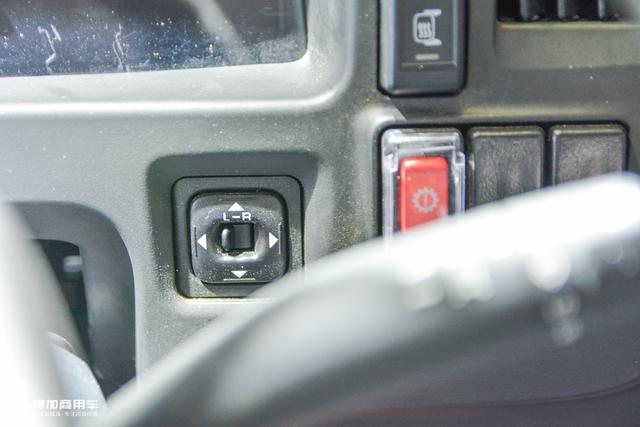 庆铃引进了最帅的五十铃新款重卡,可惜内饰配置太低不够厚道 - 第19张 - 提加商用车网 庆铃引进了最帅的五十铃新款重卡,可惜内饰配置太低不够厚道 - 第19张