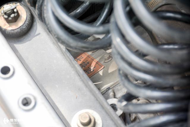 6X2的油耗，6X4的载货量？解放新J6快运版重卡详解 - 第13张