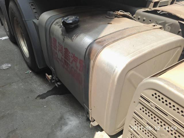 接手了一辆高配版现代创虎重卡,他跑一个月竟发现油箱是个问题 - 第7张 - 提加商用车网 接手了一辆高配版现代创虎重卡,他跑一个月竟发现油箱是个问题 - 第7张