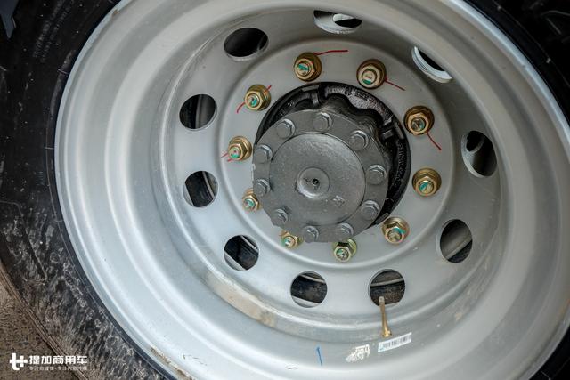 它把卧铺做到了98厘米,重汽540马力T7H新版牵引车详解 - 第8张 - 提加商用车网 它把卧铺做到了98厘米,重汽540马力T7H新版牵引车详解 - 第8张