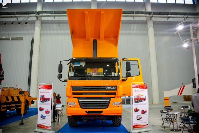 5轴自动挡标载60吨据说这是国内能买到的最牛自卸车