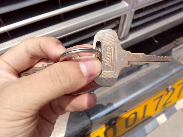 又一台 20多年的日野GN右舵油罐卡车仍在服役 - 第11张 - 提加商用车网 又一台 20多年的日野GN右舵油罐卡车仍在服役 - 第11张