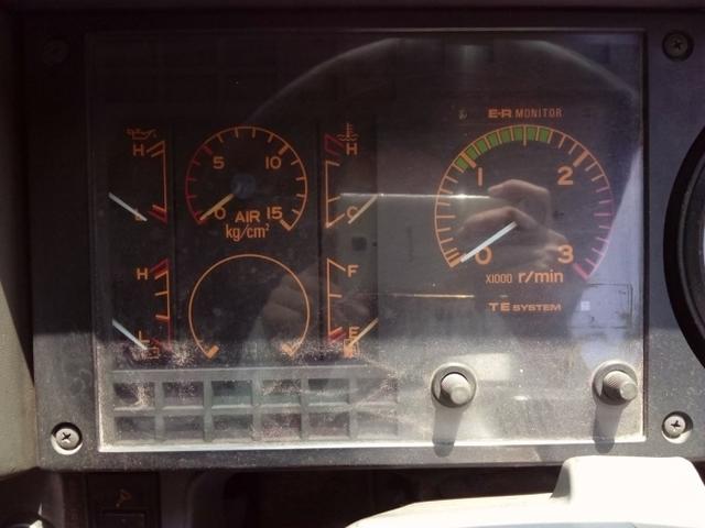 又一台 20多年的日野GN右舵油罐卡车仍在服役 - 第22张 - 提加商用车网 又一台 20多年的日野GN右舵油罐卡车仍在服役 - 第22张