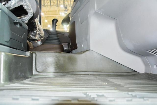 也有低配版 东风天龙旗舰重卡并非“高不可攀” - 第24张 - 提加商用车网 也有低配版 东风天龙旗舰重卡并非“高不可攀” - 第24张